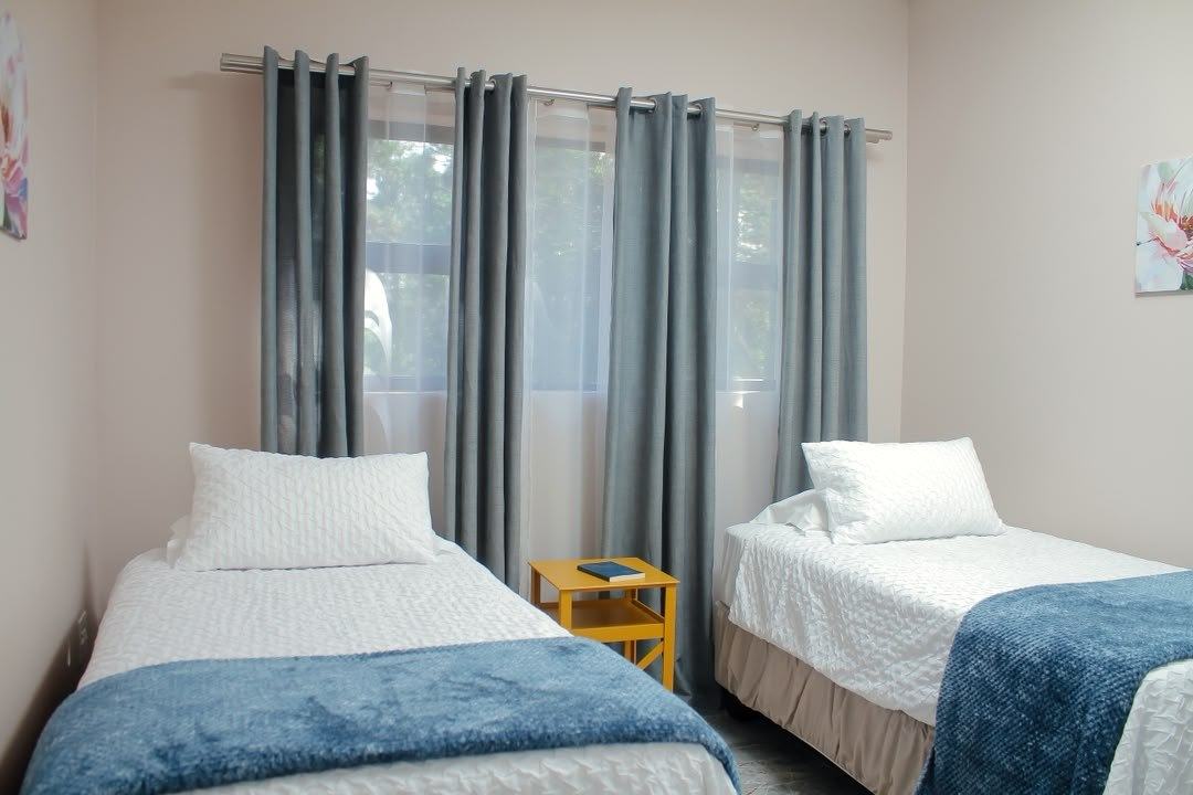 Twin room at Brookside Lodge